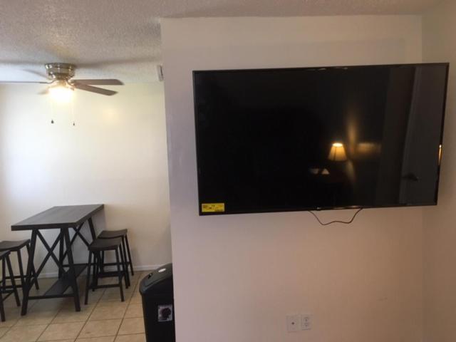 Fully Furnished Two Bedroom Apartment 劳顿 外观 照片